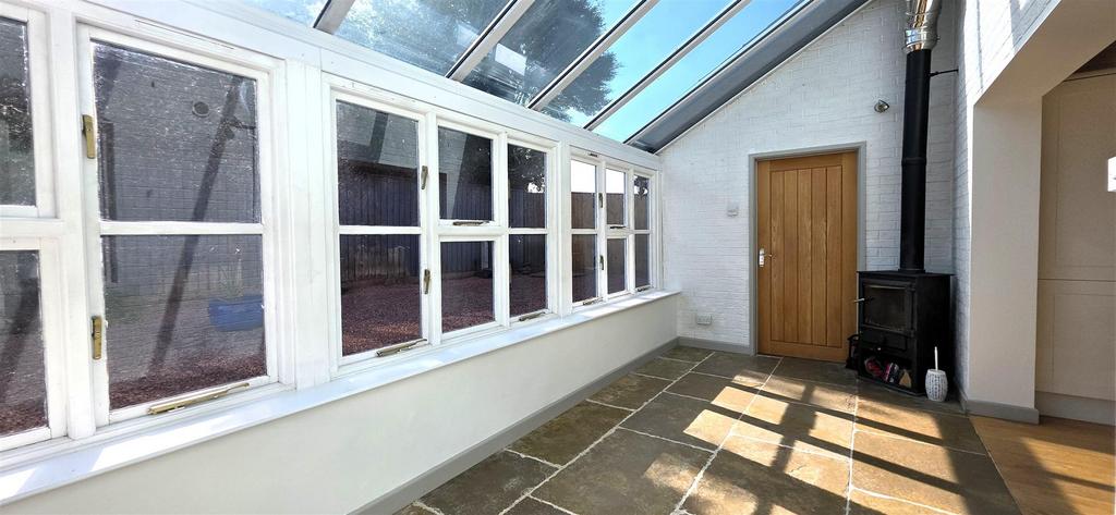 GARDEN ROOM.jpg