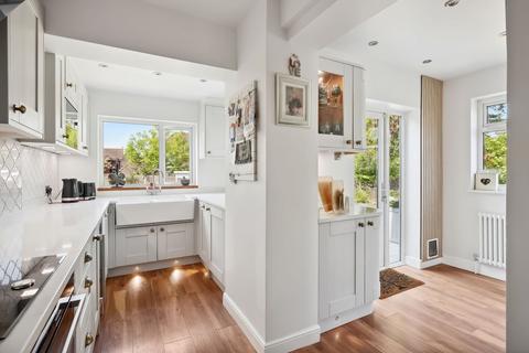 14 Warren Mead, Banstead, SM7 1LU