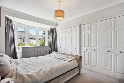 14 Warren Mead, Banstead, SM7 1LU