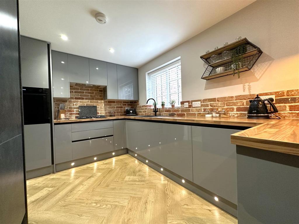 High-Quality Kitchen 337