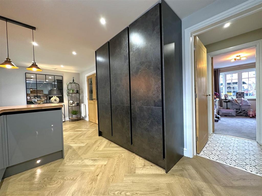Dining Kitchen Into Play Room 321