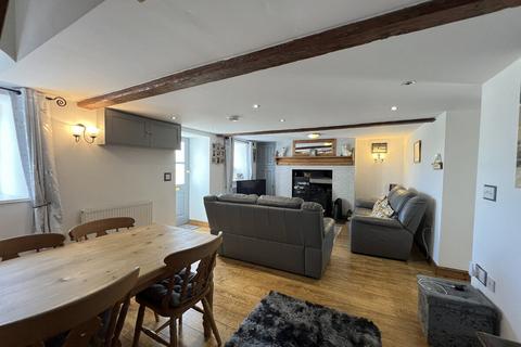 undefined, Talwrn, Llangefni, Anglesey, LL77