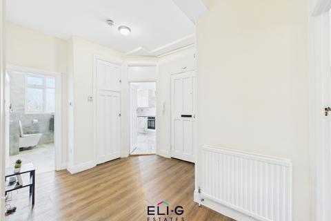3 bedroom flat for sale, Golders Court, Woodstock Road, NW11