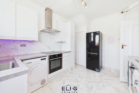 3 bedroom flat for sale, Golders Court, Woodstock Road, NW11