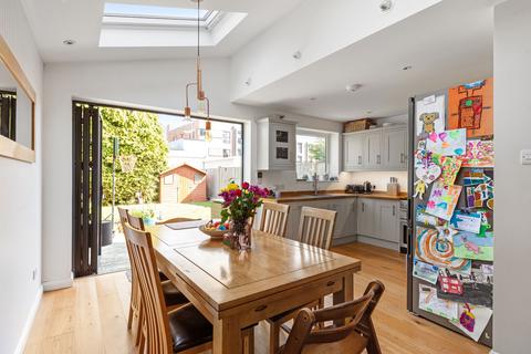 4 Aviemore Close, Beckenham, BR3 3ET