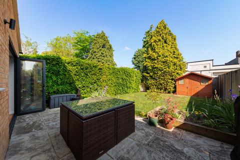 4 Aviemore Close, Beckenham, BR3 3ET