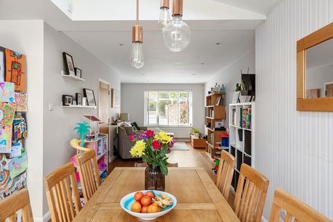 4 Aviemore Close, Beckenham, BR3 3ET