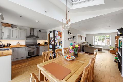 4 Aviemore Close, Beckenham, BR3 3ET