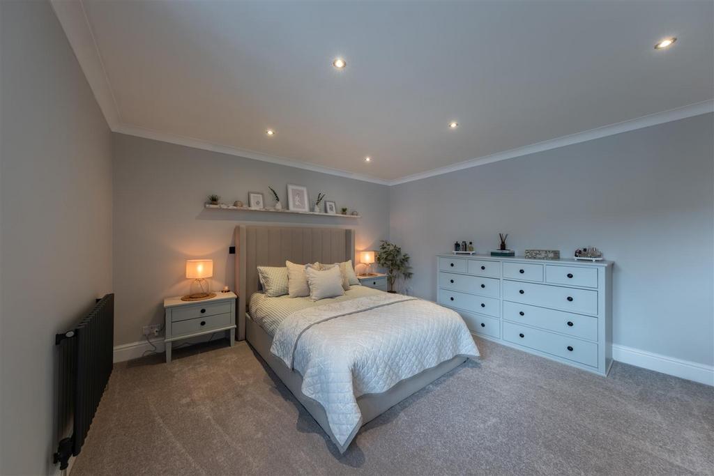 18 Royal Garden-043.jpg