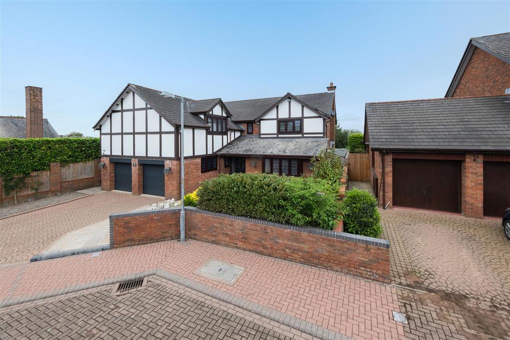 18 Royal Garden-011.jpg