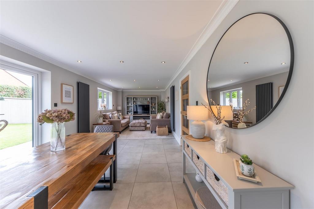 18 Royal Garden-023.jpg