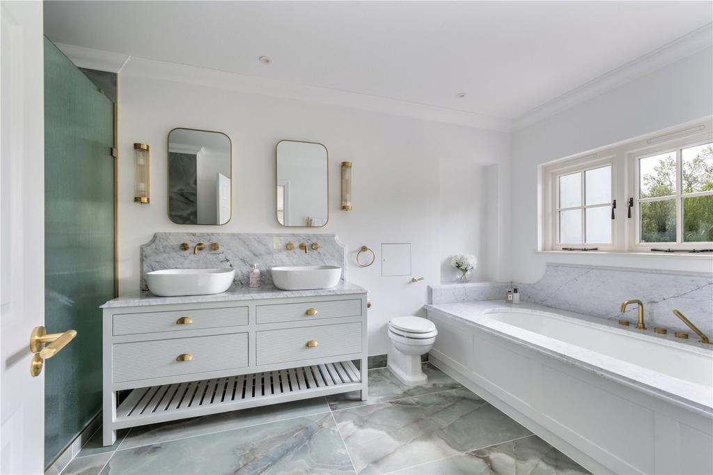 Principal Bathroom
