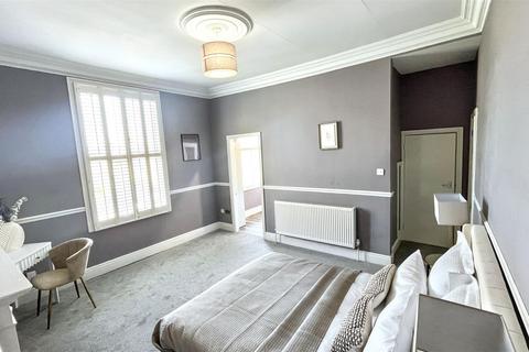 5 bedroom end of terrace house for sale, Alcester Road, Birmingham B13