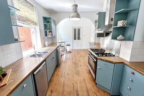 5 bedroom end of terrace house for sale, Alcester Road, Birmingham B13