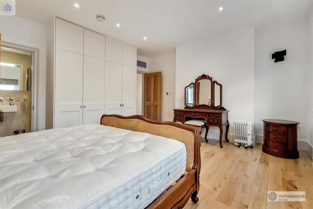 4 Main Bedroom-1.jpg