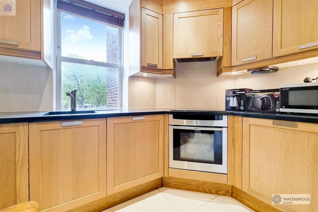 3 Kitchen-0.jpg
