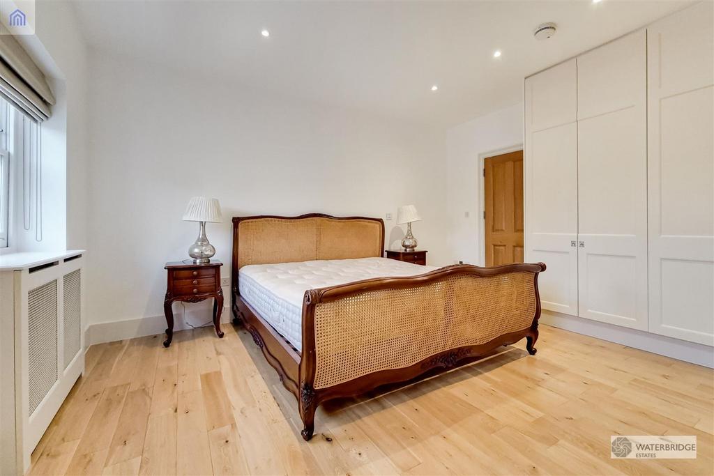 4 Main Bedroom-0.jpg