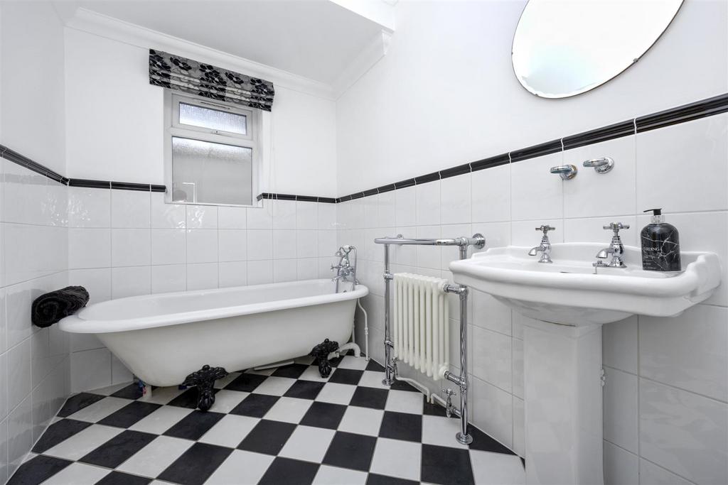 En-suite Bathroom