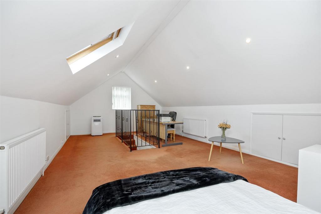 Bedroom/Office