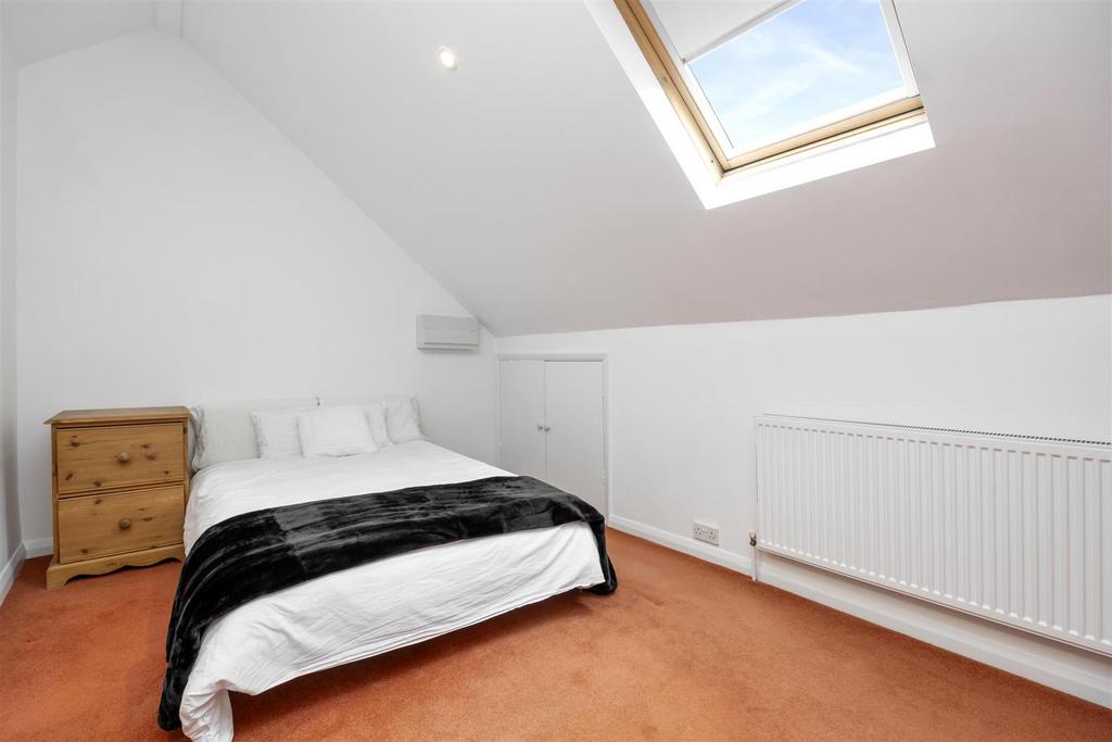 Bedroom/Office