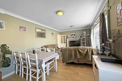 7 Thomasville, Caerphilly, CF83 2RE