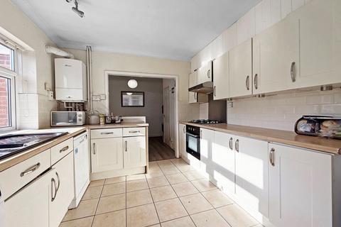 7 Thomasville, Caerphilly, CF83 2RE