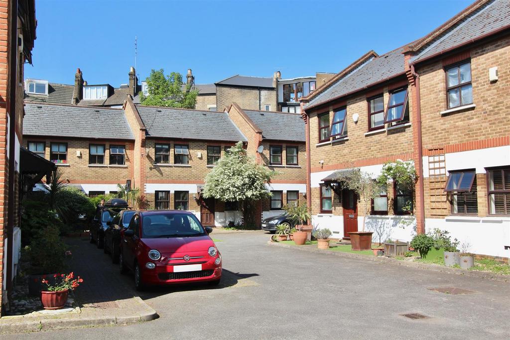 Pegasus Close, N16