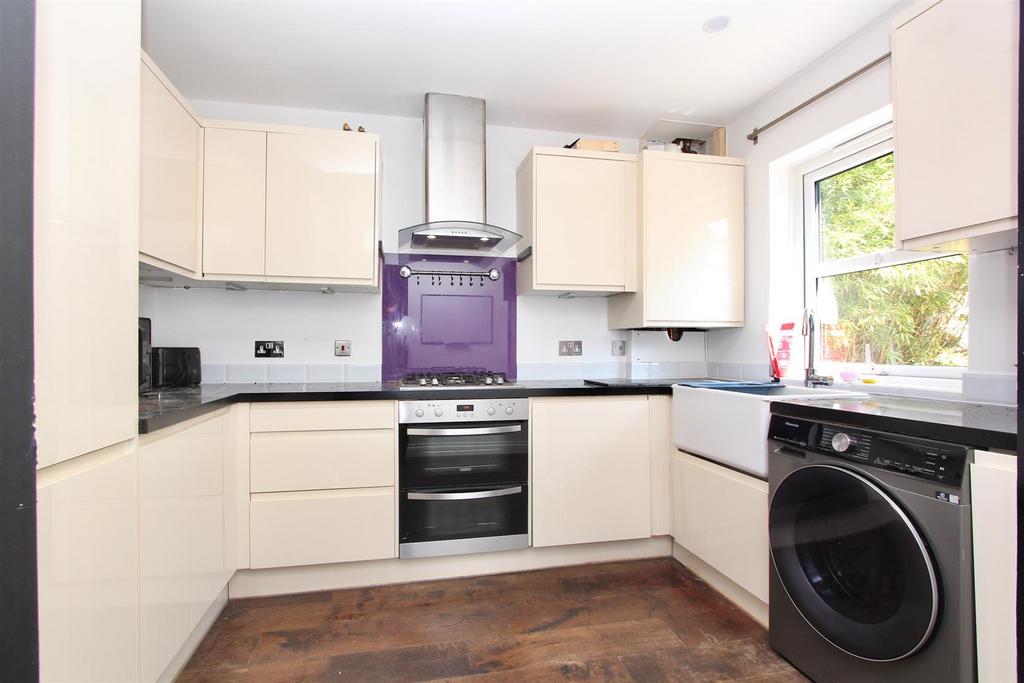 Pegasus Close, N16