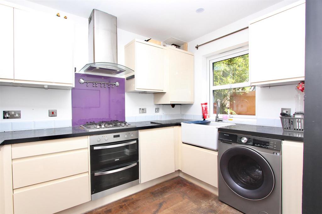 Pegasus Close, N16