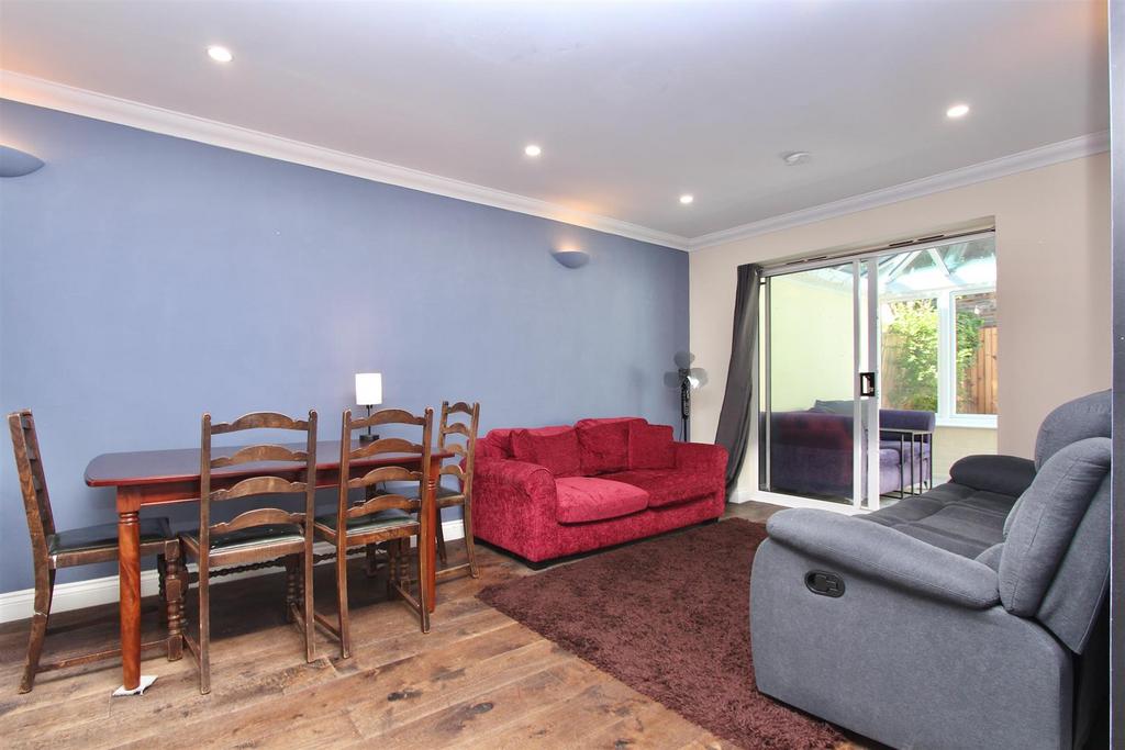 Pegasus Close, N16