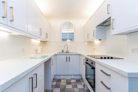 2 bedroom apartment for sale, Edge Lane, Stretford, Manchester, M32