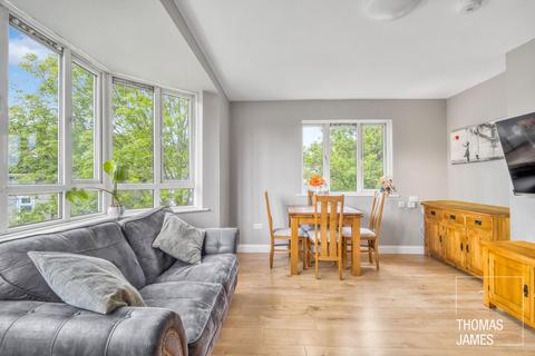 Flat 17, Park Court Park Grove, London, N11 2QB