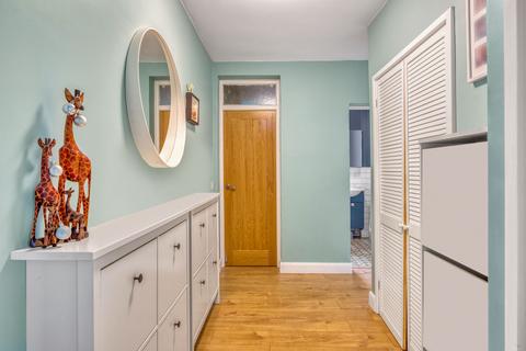 Flat 17, Park Court Park Grove, London, N11 2QB