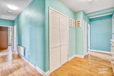Flat 17, Park Court Park Grove, London, N11 2QB