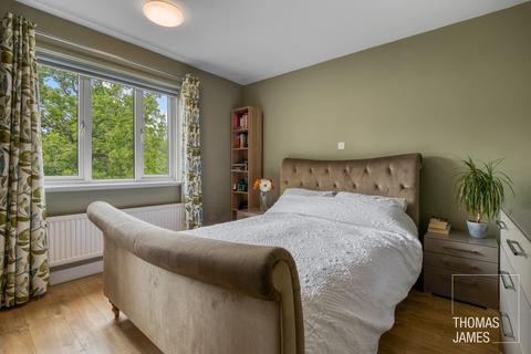 Flat 17, Park Court Park Grove, London, N11 2QB