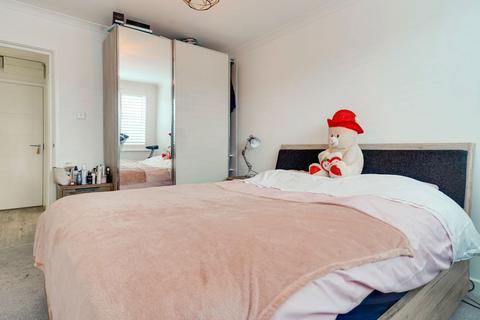 1 bedroom flat for sale, Kensington Place, Jersey JE2