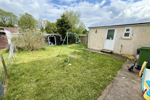 undefined, Llanwnnen, Lampeter