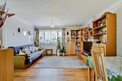 2 bedroom flat for sale, Neasden Lane, London, NW10