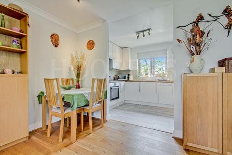 2 bedroom flat for sale, Neasden Lane, London, NW10