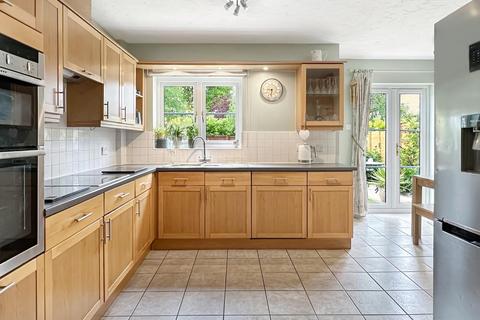 24 Queens Close, Balsham, Cambridge, CB21 4HL