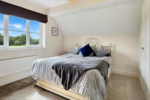 24 Queens Close, Balsham, Cambridge, CB21 4HL