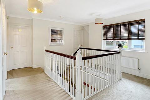 24 Queens Close, Balsham, Cambridge, CB21 4HL