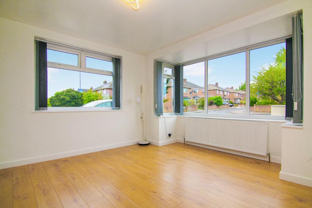 Bedroom one / living room