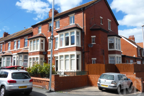 6 bedroom end of terrace house for sale, Hesketh Avenue, Bispham