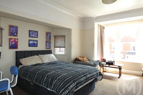 6 bedroom end of terrace house for sale, Hesketh Avenue, Bispham