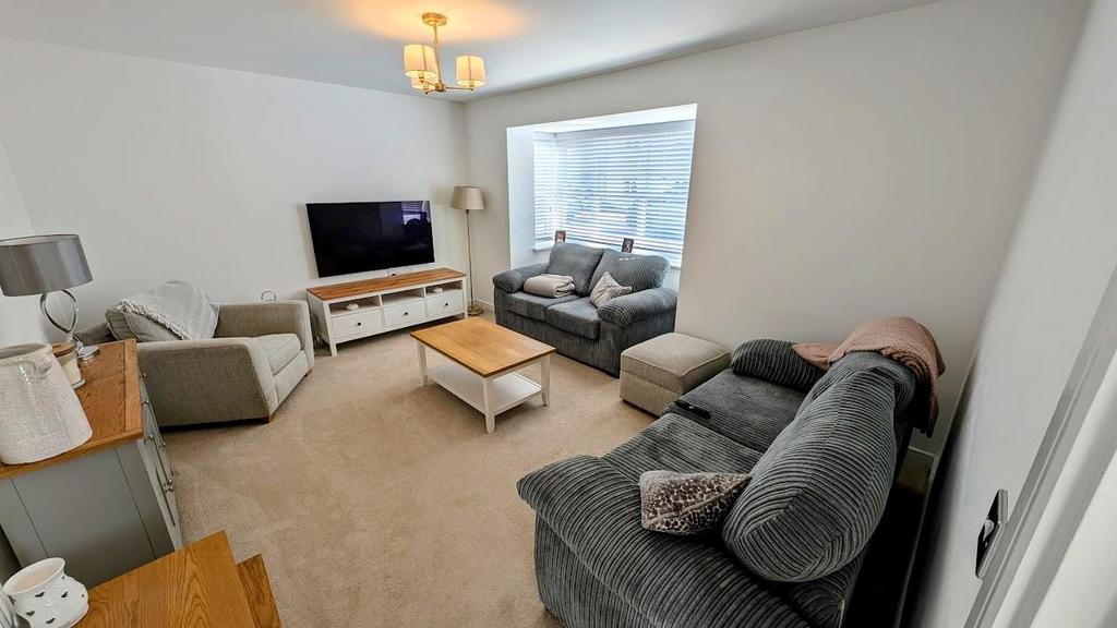 10 Pennington Road lounge.jpg