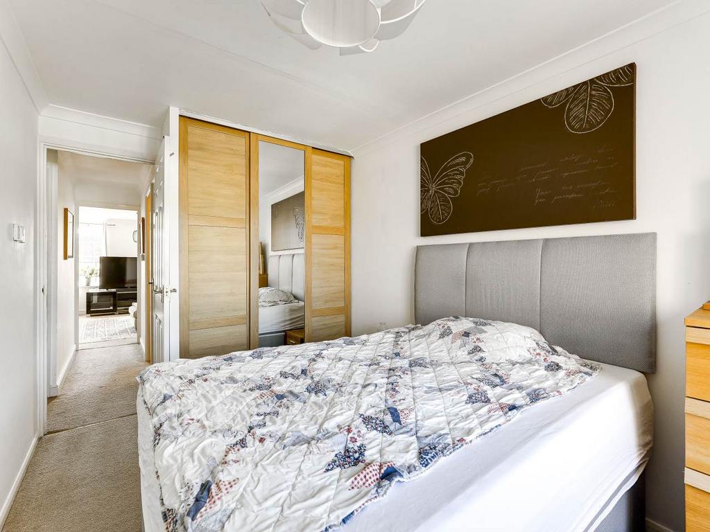 Bedroom 1 (2)