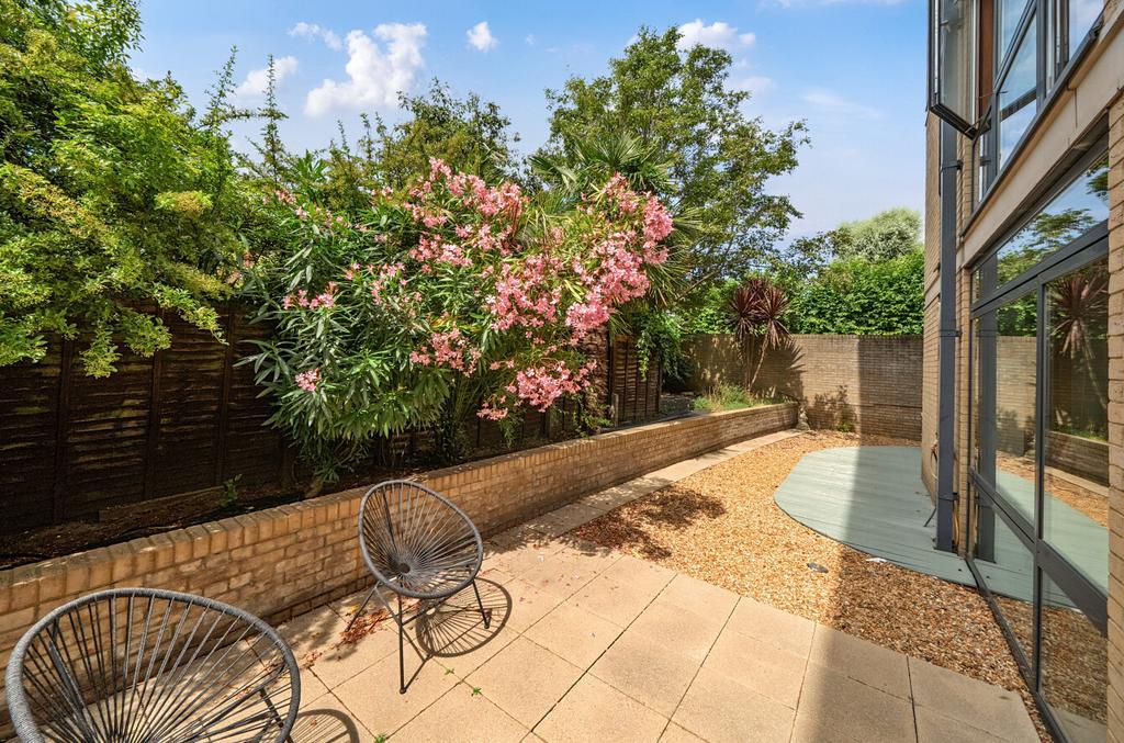 1318271-2-6863d39...