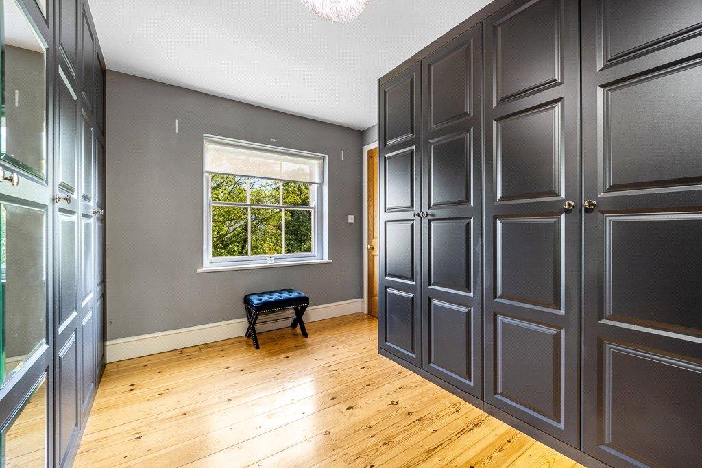 Walk-In Dressing
