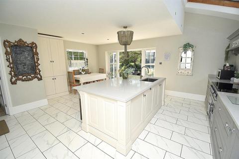 Marlborough Bicknacre Road, Danbury, Chelmsford, CM3 4ES
